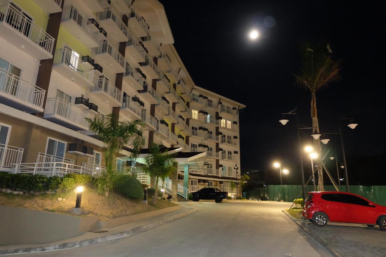 Stay And Fly At Amani Grand Resort Residences Lapu-Lapu City Buitenkant foto